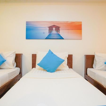 Arzo Hotel Premier Makati City Exteriör bild