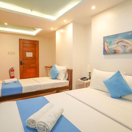Arzo Hotel Premier Makati City Exteriör bild