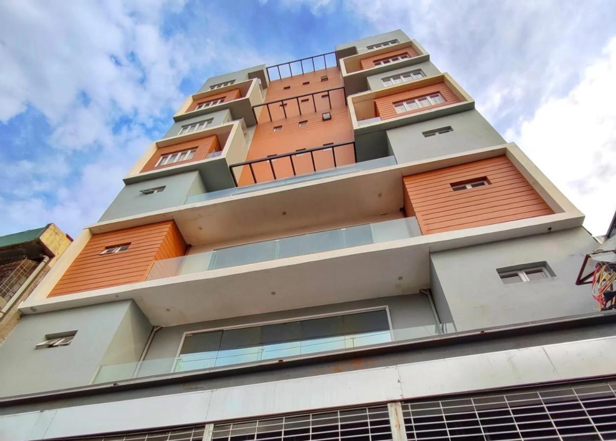 Arzo Hotel Premier Makati City Exteriör bild