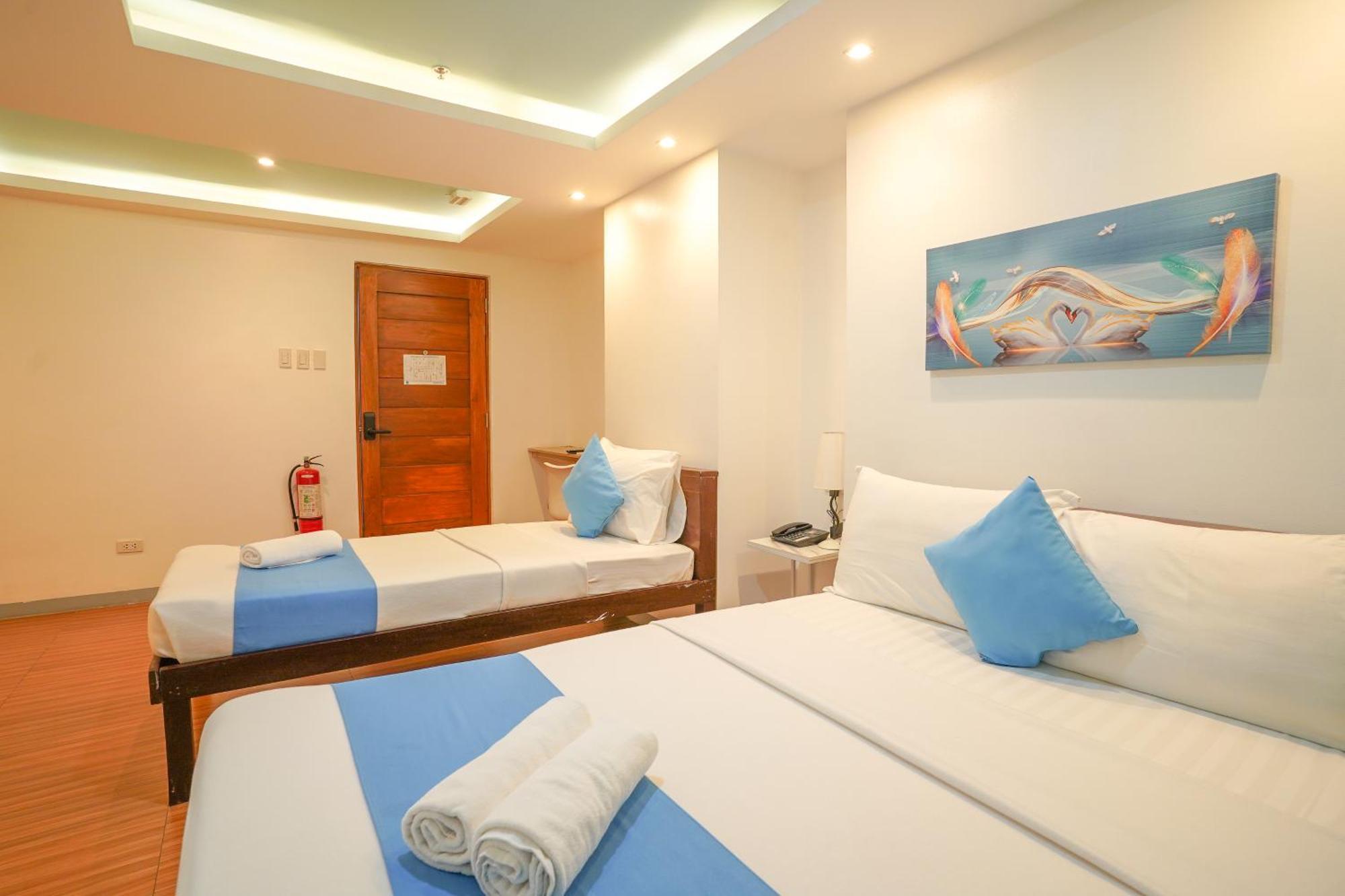 Arzo Hotel Premier Makati City Exteriör bild