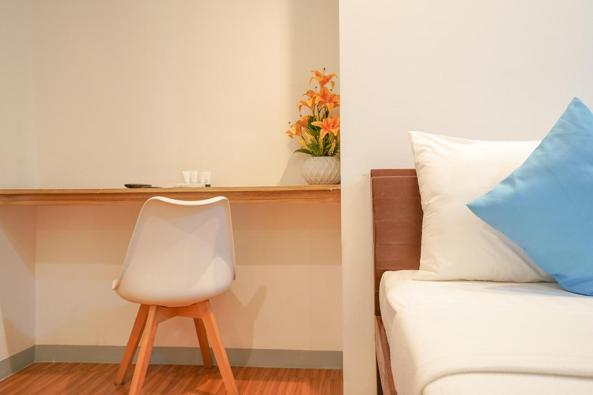 Arzo Hotel Premier Makati City Exteriör bild